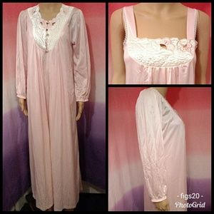 Vintage Ashley Ames Pegnoir Set